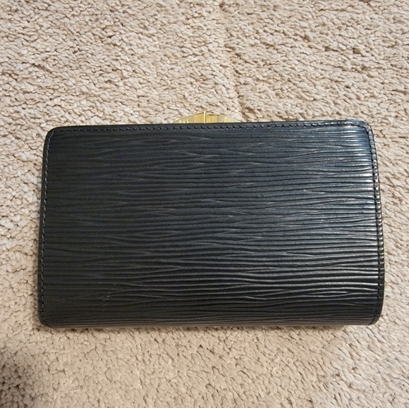 Authentic Louis Vuitton Epi Leather Wallet - Picture 3 of 11